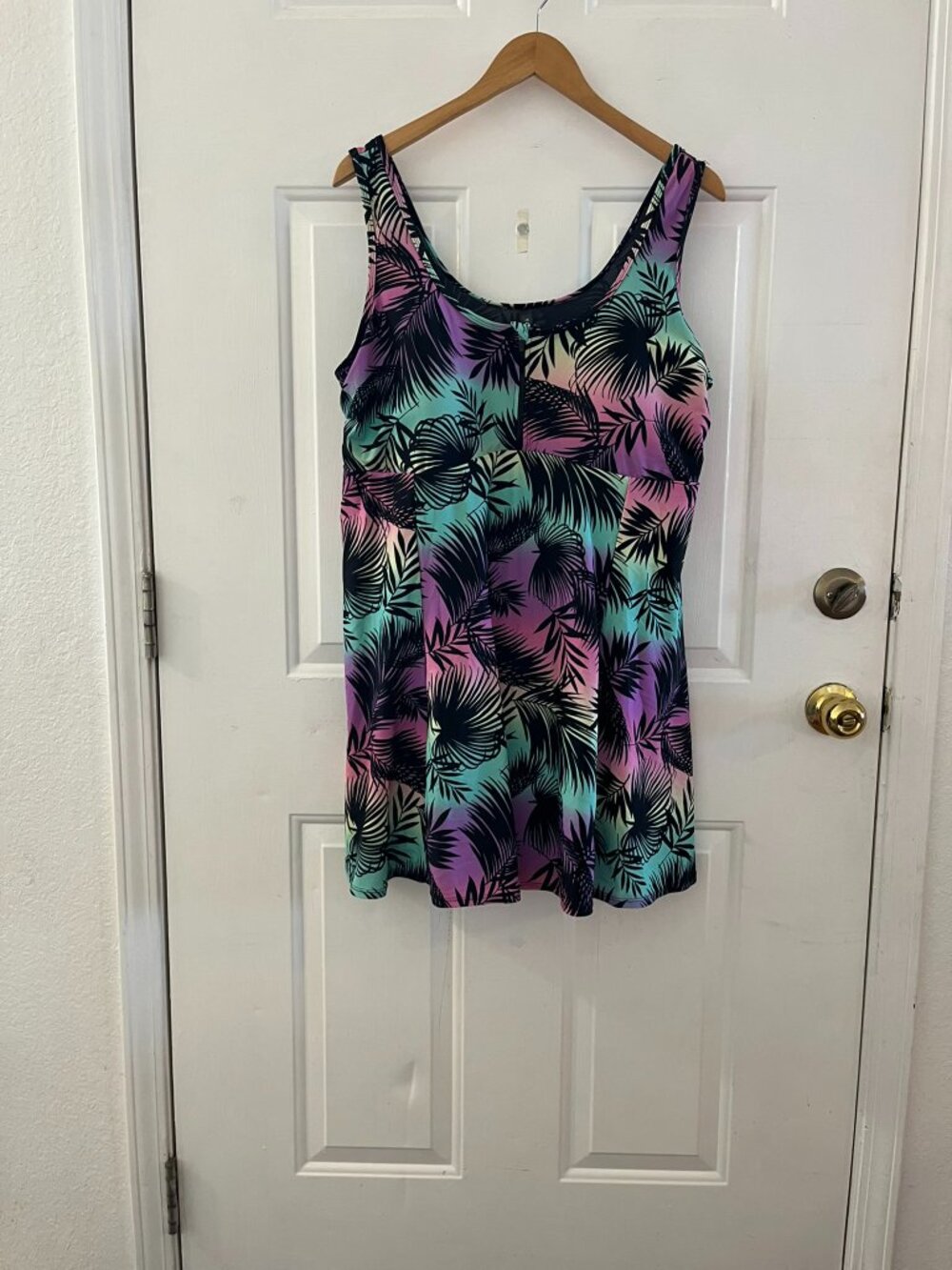 Torrid Woman's Plus-size Wireless Long Zip-Front Hawaiian Swim Dress Sz 22/24 - Picture 8 of 11